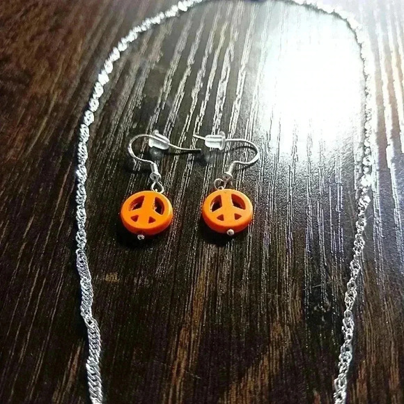 Peace Necklace and Earrings set - Picture 4 of 6